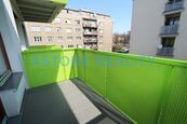 Byt 2+kk s balkonem k pronájmu, 50 m2, Praha 10 - Strašnice, ul. U hranic, cena 21500 CZK / objekt / měsíc, nabízí ASTONE Reality