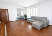 Byt k prodeji 2+kk, 62,3 m2, Praha 9 - Dolní Počernice, ul. Národních hrdinů, cena 8293900 CZK / objekt, nabízí 
