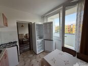 Pronájem zařízeného bytu 3+1, lodžie, 4. patro, 74 m2, sklepní kóje, lze i garáž, Pod strání, P-10, cena 26000 CZK / objekt / měsíc, nabízí Miroslava Zemanová