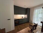 Nezařízený mezonetový byt 2+kk, 55,67 m2 + terasy 50,5 m2, Korunní, Praha 2, cena 34500 CZK / objekt / měsíc, nabízí Miroslava Zemanová