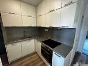 Designový byt 1+1, 40 m na prestižní adrese přímo u náměstí Jiřího z Poděbrad, cena 21000 CZK / objekt / měsíc, nabízí Miroslava Zemanová