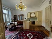 Kompletně zařízený byt 3+kk, 76 m2, 2. NP, Truhlářská, P-1, cena 1600 EUR / objekt / měsíc, nabízí Miroslava Zemanová