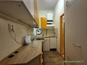 Pronájem rodinného domu 3+1, cca 100 m, se zahradou Praha 9, Horní Počernice, ulice Mezilesí., cena 29000 CZK / objekt / měsíc, nabízí 