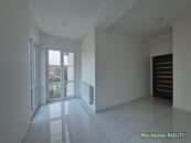 Pronájem mezonetového bytu 4+kk, 100 m s terasou a klimatizací, saunou, ul Plzeňská., cena 39000 CZK / objekt / měsíc, nabízí 