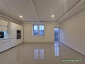 Pronájem mezonetového bytu 4+kk, 100 m s terasou a klimatizací, saunou, ul Plzeňská., cena 39000 CZK / objekt / měsíc, nabízí 