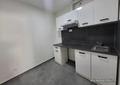 Pronájem pokoje 13 m² v bytě 4+1, Praha 6 Břevnov, ul. Na Břevnovské pláni., cena 8000 CZK / objekt / měsíc, nabízí Můj domov REALITY s.r.o.