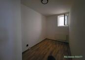 Pronájem pokoje 13 m² v bytě 4+1, Praha 6 Břevnov, ul. Na Břevnovské pláni., cena 8000 CZK / objekt / měsíc, nabízí 