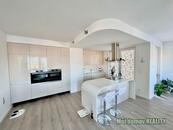 Pronájem moderního bytu 4+kk, 120 m², balkon, lodžie, garáž Zvěřinova, Praha 3 / Praha 10 , cena 51000 CZK / objekt / měsíc, nabízí Můj domov REALITY s.r.o.