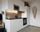 Moderní byt 1+kk 46m2 s lodžií a klimatizací, Praha 9 Hloubětín (Poděbradská), cena 23000 CZK / objekt / měsíc, nabízí Můj domov REALITY s.r.o.