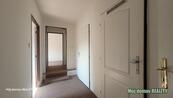 Pronájem podkrovního bytu 4+kk, 103 m, Praha 9 Horní Počernice, ul. Náchodská., cena 24000 CZK / objekt / měsíc, nabízí 