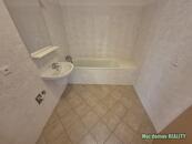 Pronájem světlého bytu 2+kk s balkonem a garážovým stáním, Praha - Kunratice., cena 22000 CZK / objekt / měsíc, nabízí Můj domov REALITY s.r.o.