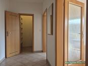 Pronájem světlého bytu 2+kk s balkonem a garážovým stáním, Praha - Kunratice., cena 22000 CZK / objekt / měsíc, nabízí Můj domov REALITY s.r.o.