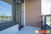 Praha / Lhotka, byt 2+kk, 63 m s balkónem, zděným sklepem a parkovacím stáním, cena 22500 CZK / objekt / měsíc, nabízí Obchodsrealitami.cz