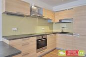 Praha / Prosek, byt 2+KK (moderní / po rekonstrukci), cena 16900 CZK / objekt / měsíc, nabízí Obchodsrealitami.cz