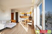 Praha / Horní Počernice, byt 2+KK s terasou, garážovým stáním a sklepem, cena 12960000 CZK / objekt, nabízí 