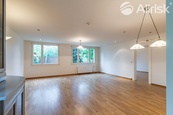 PRODEJ BEZBARIÉROVÉHO BYTU 3+kk, 87 m2 - PRAHA - PROSEK, cena 8290000 CZK / objekt, nabízí 