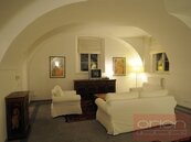 Pronájem zařízeného bytu: Praha 1 - Malá Strana, Vlašská, cena 49000 CZK / objekt / měsíc, nabízí ORION Realit s.r.o.