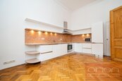 Pronájem luxusního bytu s balkonem: Praha 2 - Vinohrady, Ibsenova, cena 5500 EUR / objekt / měsíc, nabízí ORION Realit s.r.o.