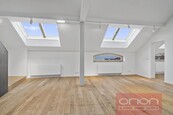 Pronájem mezonetového bytu s terasou: Praha 7 - Bubeneč, U Akademie, cena 49900 CZK / objekt / měsíc, nabízí ORION Realit s.r.o.