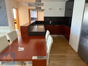 Pronájem moderního zařízeného bytu 3+kk (80 m2) s bakónem, Praha 9 - Vysočany, Ocelářská, cena 40000 CZK / objekt / měsíc, nabízí Maxxus reality