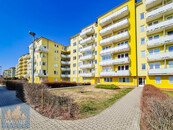 Pronájem vybaveného bytu 2+kk (64,6 m2) se sklepem, Praha 10 - Horní Měcholupy, ul. Boloňská, cena 23000 CZK / objekt / měsíc, nabízí Maxxus reality