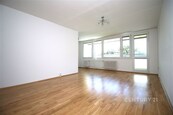 Prostorný byt s lodžií, cena 10900000 CZK / objekt, nabízí CENTURY 21 General