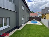 Byt - Ateliér (2), 4+KK 99,2 m2, Praha - Lochkov se zahradou 119 m2, cena 14440000 CZK / objekt, nabízí 
