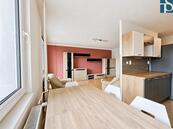 Pronájem, prostorný byt 4+1 91m (2x koupelna a toaleta) s lodžií a balkónem, U Pramene, Praha, cena 31500 CZK / objekt / měsíc, nabízí 