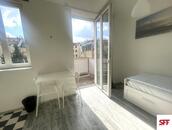 Vybavené studio (1+kk) o velikosti 21 m s balkónem 2,5 m2, umístěné ve 4. patře Praha 6 Pohořelec , cena 20000 CZK / objekt / měsíc, nabízí 