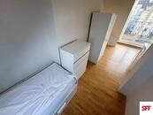 Pronájem pěkného pokoje o 11 m2 s přístupem na terasu ve sdíleném domě na Praze 6 Pohořelec , cena 13300 CZK / objekt / měsíc, nabízí SFF Czech s.r.o.