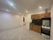 Pronájem, pěkný atelier 2+kk, Biskupcova, Praha 3, cena 12000 CZK / objekt / měsíc, nabízí Apartment reality s.r.o.