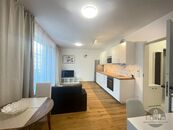 Pronájem, pěkný zařízený byt 2+kk, Starokošířská, Praha 5, sklep, internet, parkování, cena 23000 CZK / objekt / měsíc, nabízí Apartment reality s.r.o.