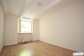 2+1, 47m2, Praha 6, Terronská ulice, u metra Dejvická, 2 neprůchozí pokoje 19m2 a 14m2, cena 19500 CZK / objekt / měsíc, nabízí Novaspol, s.r.o.