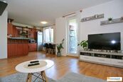 Od října: Prostorný 2+kk/B, 53 m2 + 7 m2 balkon, Ve Slatinách, Praha 10 Záběhlice., cena 22000 CZK / objekt / měsíc, nabízí Novaspol, s.r.o.