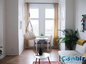 Prodej bytu 3+1, 84,9m2, rozcházející se dispozičně na dva byty se společnou předsíní, Bubenské nábř, cena 13300000 CZK / objekt, nabízí 