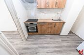 Pronájem tichého bytu 2+1 56 m2 po rekonstrukci kousek od Želivského, cena 25000 CZK / objekt / měsíc, nabízí Realitní kancelář KOTULA s. r. o.
