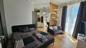 Pronájem bytu 1+kk 28 m s velkou předzahrádkou 113m, Praha - Hlubočepy, cena 22000 CZK / objekt / měsíc, nabízí BP reality s.r.o.