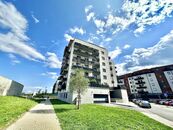 Prodej světlého bytu 1+kk s velkým balkonem a zděným sklepem (5 m) Rezidence Letňany, cena 6850000 CZK / objekt, nabízí Solid real, s.r.o.
