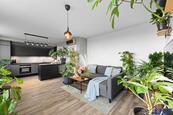 Moderní penthouse s vířivkou a velkorysou terasou, Praha 9 - Vysočany, cena 18490000 CZK / objekt, nabízí 