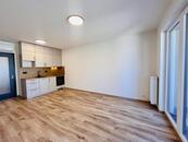 Zcela nová garsonka s klimatizací, lodžií a sklepem k pronájmu, cena 17000 CZK / objekt / měsíc, nabízí 