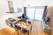 Kompletně vybavený byt 2+kk s terasou k pronájmu v centru Prahy - bez provize , cena 43400 CZK / objekt / měsíc, nabízí CTR Viktoria Center s.r.o.