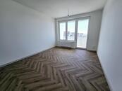 Prodej 1kk 25m2 balkon 5m2 P.10 Dolní Měcholupy, Garáž, cena 6000000 CZK / objekt, nabízí FREEDOM REALITY s.r.o.