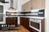 Podnájem bytu 2+kk o rozloze 58 m2 v ul. Kaprova u Staroměstského náměstí, cena 29900 CZK / objekt / měsíc, nabízí Denisa Dřevěná