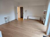 Pronájem bytu 3/kk 76m2, terasa, zahrada 76m2, garážové stání 15m2, sklep 16m2, ul.Hlubočepská, P/5, cena 30000 CZK / objekt / měsíc, nabízí Jan Kratochvíl