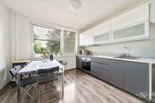 Prodej bytu 4+1 - 88 m2 s lodžií, komorou a sklepem, lodžie, Generála Janouška, Praha 9 - Černý Most, cena 7700000 CZK / objekt, nabízí 