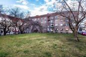 Prostorný byt 3+1+lodžie u parku Vítkov. Hartigova 1279/117, Praha 3, cena 12980000 CZK / objekt, nabízí CENTURY 21 Tandem