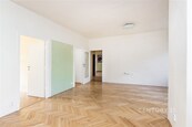 Prostorný byt 3+1+lodžie u parku Vítkov. Hartigova 1279/117, Praha 3, cena 12980000 CZK / objekt, nabízí CENTURY 21 Tandem