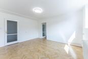 Pronájem zrekonstruovaného bytu 2+1 v srdci Prahy Vinohrady, Italská ulice, cena 22000 CZK / objekt / měsíc, nabízí 