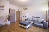 Pěkný světlý nezař. 1+kk/34m2, Praha 8 - metro Kobylisy/Palmovka, cena 17000 CZK / objekt / měsíc, nabízí Albion reality s r. o.