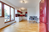 Pronájem krásného bytu 3+kk/terasa/balkon/2x GS, 89/66/10 m2, ul. Harlacherova, Praha 10 - Záběhlice, cena 39000 CZK / objekt / měsíc, nabízí Soccer Reality s.r.o.